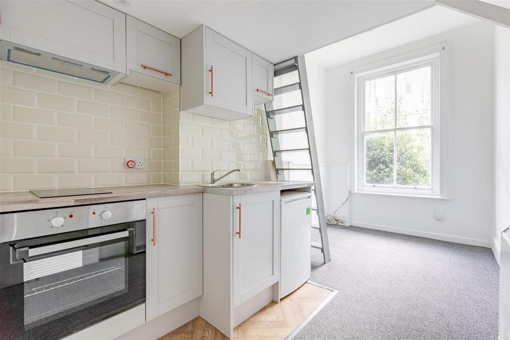 Apartment in Brighton - View 3