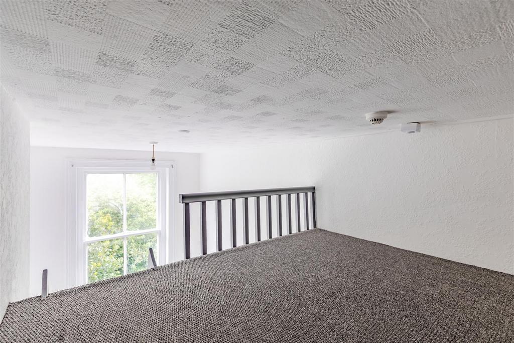 Apartment in Brighton - View 5