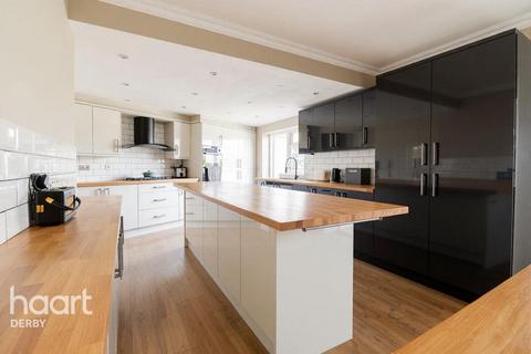 5 bedroom detached bungalow for sale, Garth Crescent, Alvaston