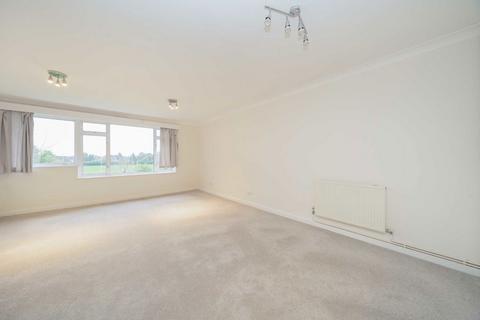 2 bedroom flat to rent, Rickmansworth Road, Watford WD18