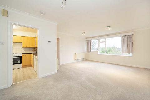 2 bedroom flat to rent, Rickmansworth Road, Watford WD18