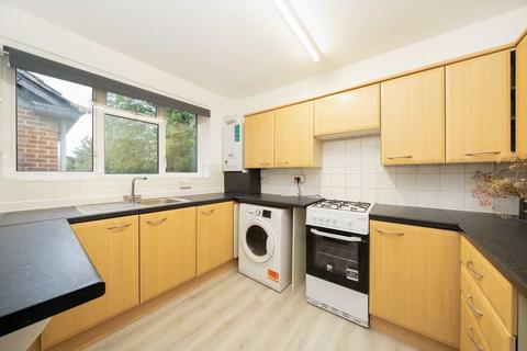 2 bedroom flat to rent, Rickmansworth Road, Watford WD18