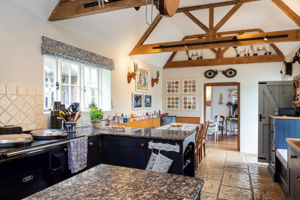 House in Alton - View 3