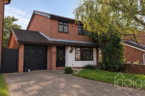 4 bedroom detached house to rent, Darsham Gardens, Newcastle, ST5