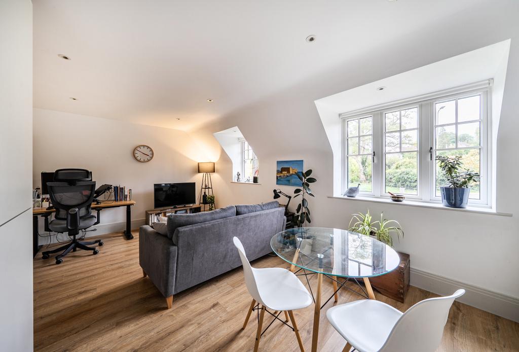 Apartment in Oxfordshire - View 4