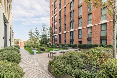 2 bedroom apartment to rent, Affinity View, E16