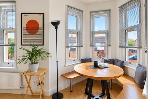 1 bedroom flat for sale, Essex Road, Thame