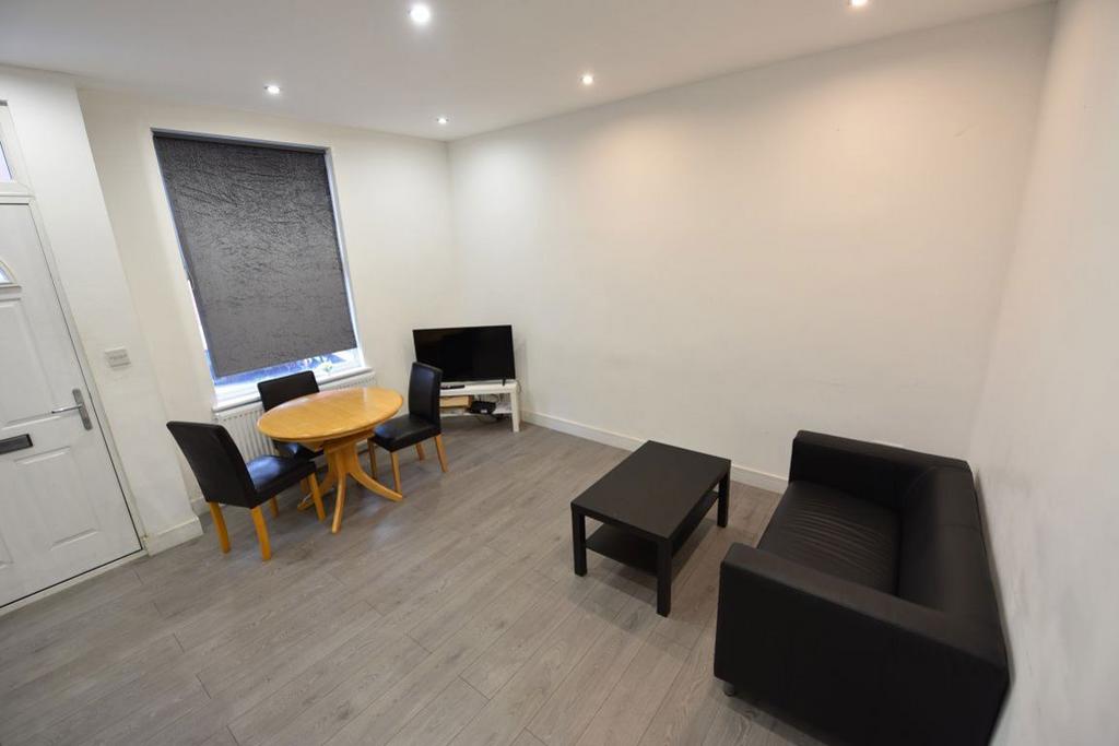 House in Leeds, Hyde Park - View 3