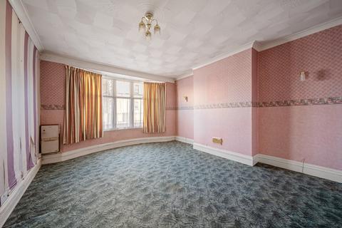 5 bedroom end of terrace house for sale, London Road, Gravesend DA11