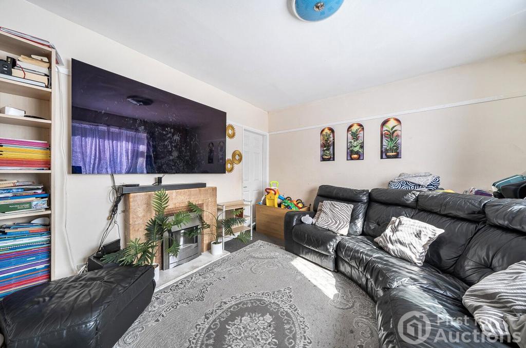 House in Nottingham - View 2