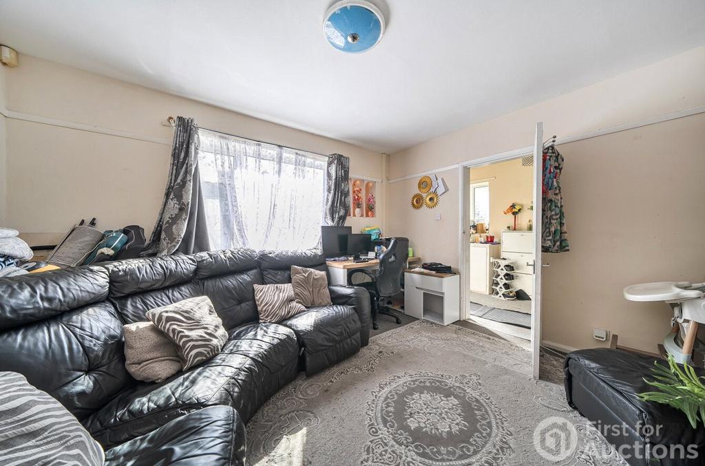House in Nottingham - View 3