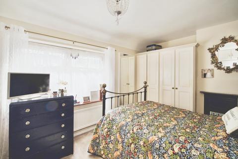 3 bedroom terraced house for sale, Woodward Road, DAGENHAM, Essex, RM9