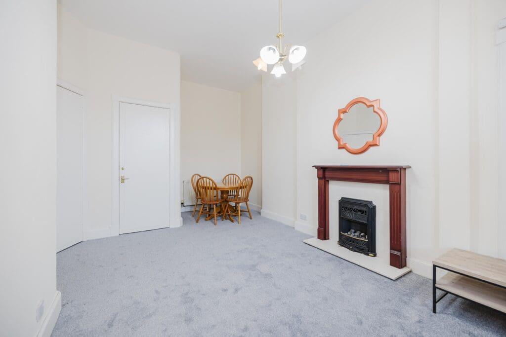 Apartment in Edinburgh - View 4