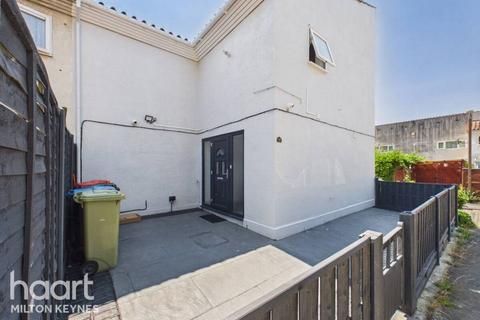 4 bedroom end of terrace house to rent, Smithergill Court, Heelands
