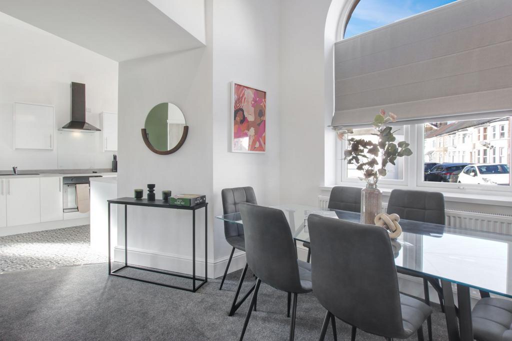 Apartment in Cardiff - View 3