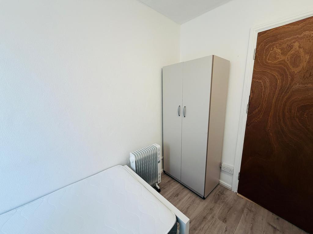 House in London - View 3