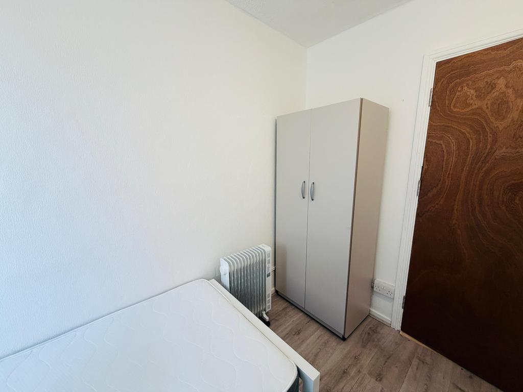 House in London - View 4
