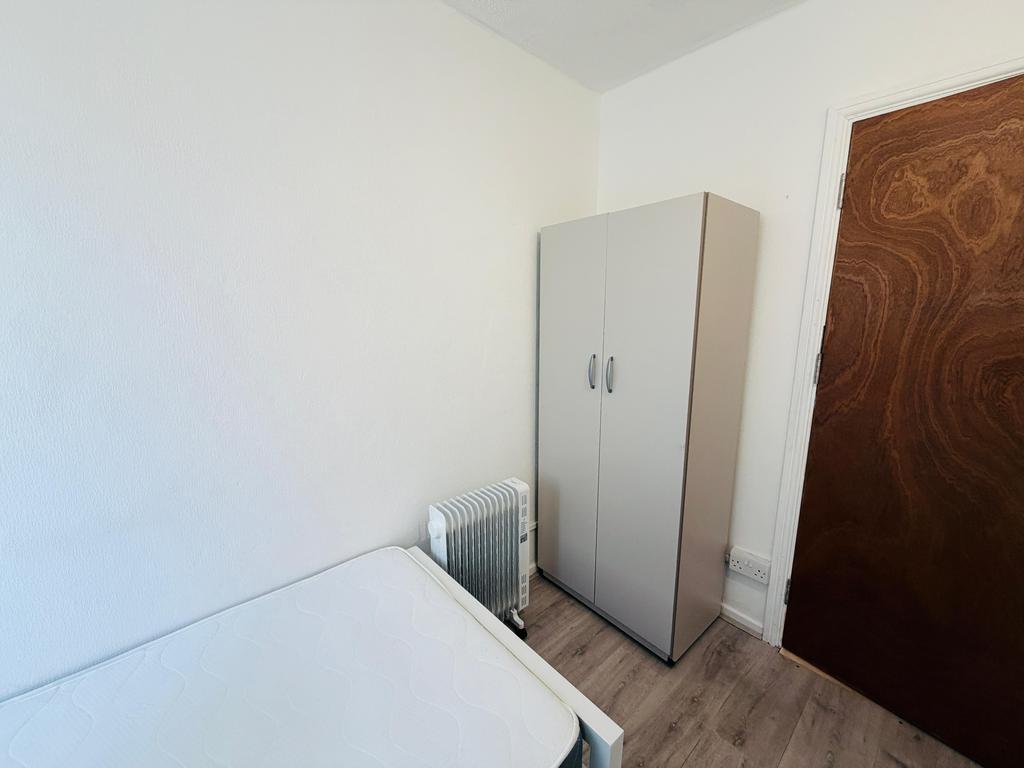 House in London - View 5
