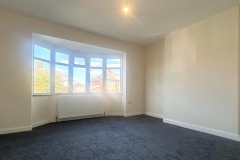 3 bedroom semi-detached house to rent, Romway Road, Leicester, LE5