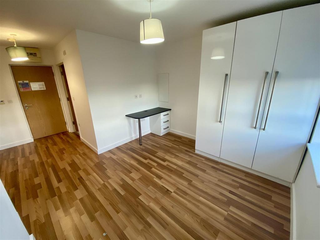 Apartment in Leicester - View 5