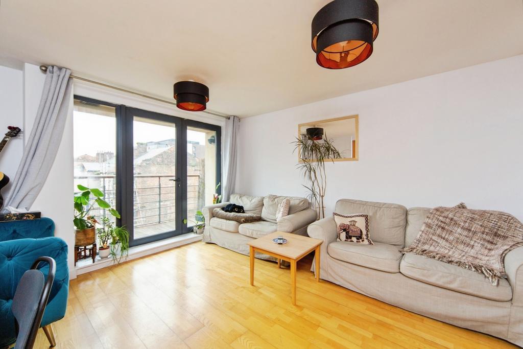 Apartment in Merseyside - More