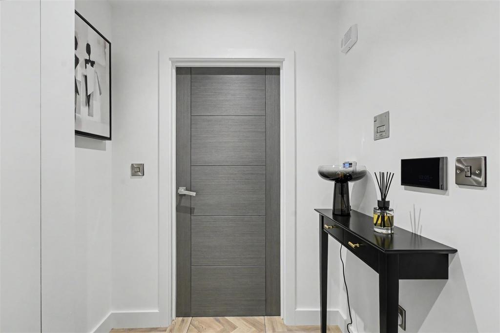 House in Nottingham, Bramcote - View 5