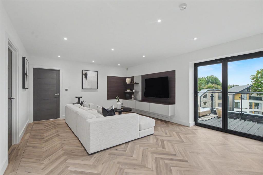 House in Nottingham, Bramcote - More