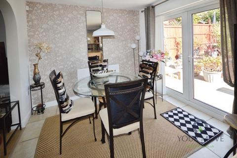 3 bedroom detached house for sale, Queen Victoria Drive, Derbyshire DE11