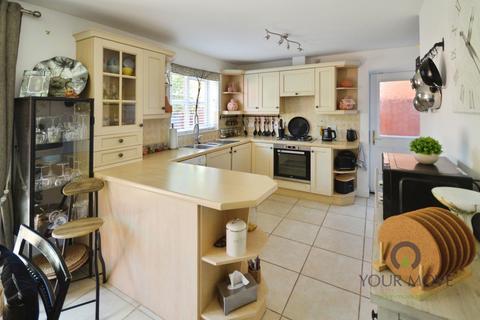 3 bedroom detached house for sale, Queen Victoria Drive, Derbyshire DE11