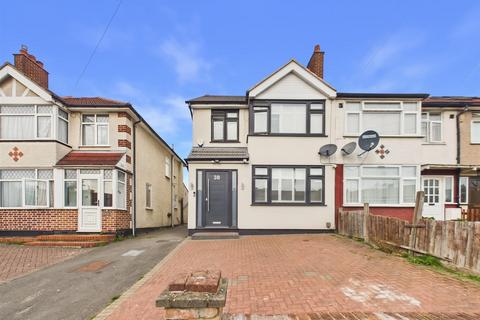 4 bedroom end of terrace house for sale, Summit Road, Northolt UB5