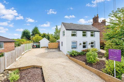 3 bedroom detached house for sale, Marquis Terrace, Ketley Bank, TF2