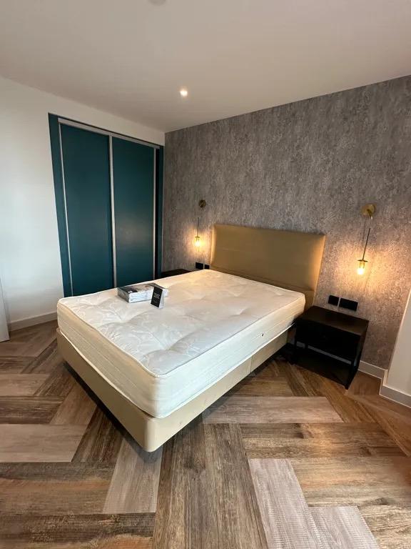 Apartment in Manchester - View 5