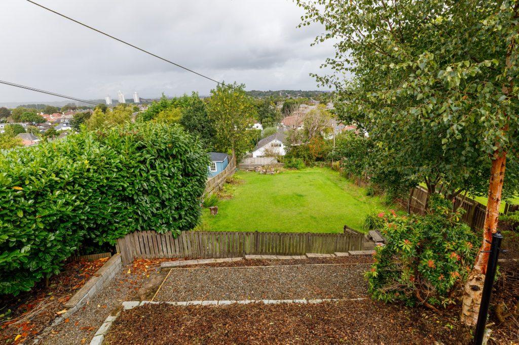 House in Giffnock - View 2