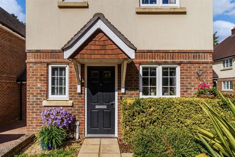 undefined, Lambourne Close, Banstead