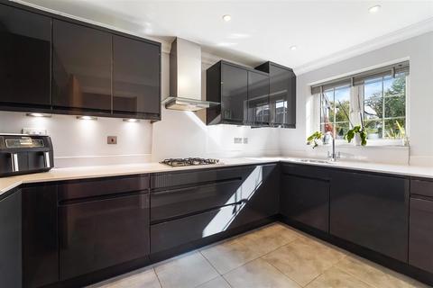 undefined, Lambourne Close, Banstead