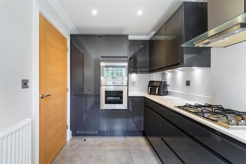 undefined, Lambourne Close, Banstead