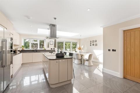4 bedroom detached house for sale, Colman Close, Epsom KT18