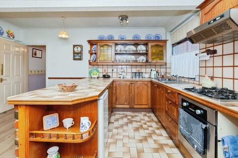 2 bedroom bungalow for sale, Scraptoft Lane, Leicester, Leicestershire, LE5