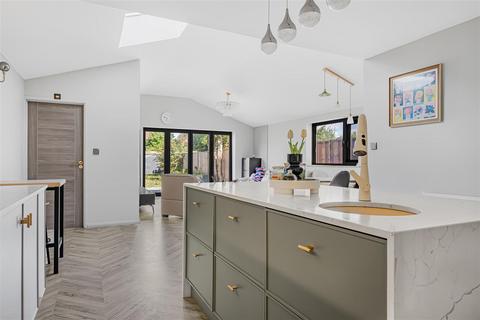 4 bedroom semi-detached house for sale, Perne Avenue, Cambridge CB1