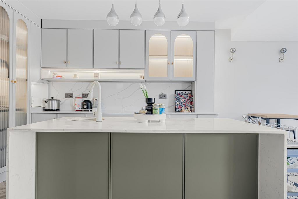 House in Cambridge, Romsey - View 5