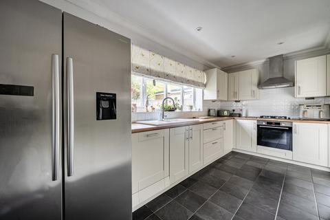 3 bedroom detached house for sale, Nash Grove Lane, Finchampstead, Wokingham