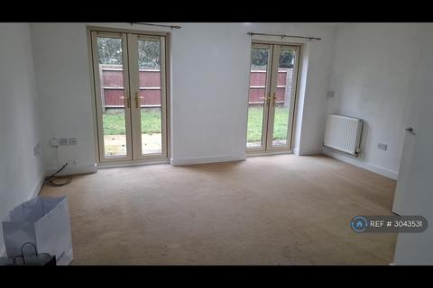 3 bedroom semi-detached house to rent, Outfield Close, Corby, NN18