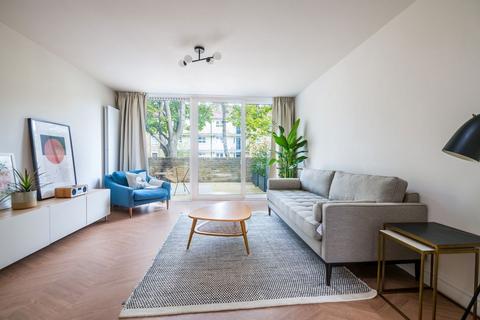 3 bedroom maisonette for sale, Coston Walk, London SE4