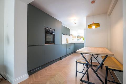 3 bedroom maisonette for sale, Coston Walk, London SE4