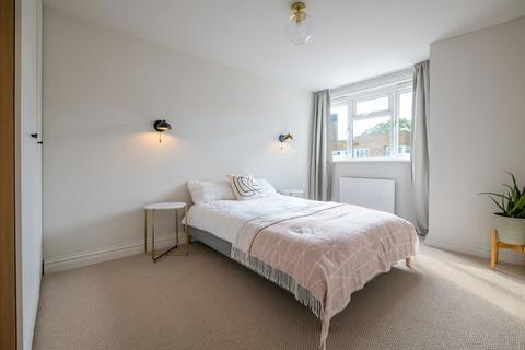 3 bedroom maisonette for sale, Coston Walk, London SE4