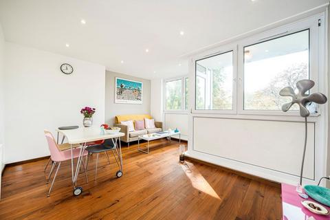 3 bedroom maisonette for sale, Rye Hill Park, London SE15