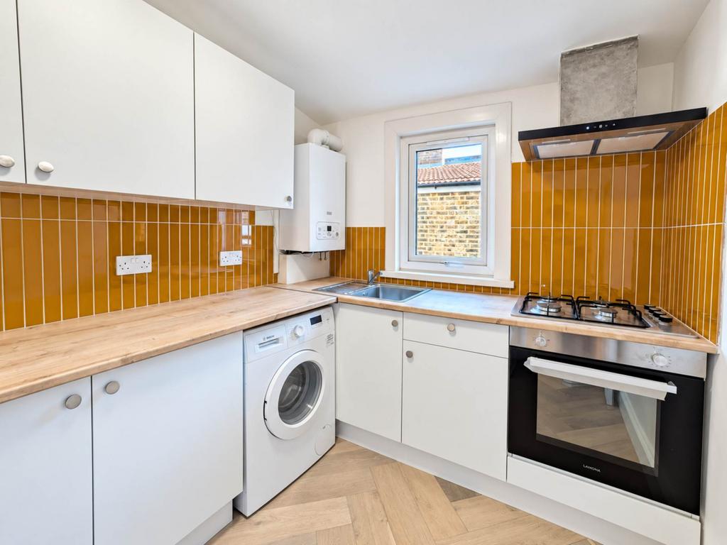 Apartment in London - View 5