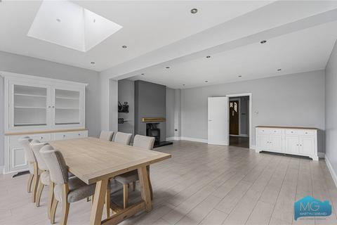 4 bedroom semi-detached house for sale, Church Crescent, London, N20