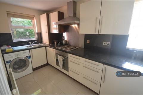 2 bedroom flat to rent, Redcot, Bolton, BL1