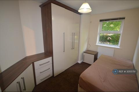 2 bedroom flat to rent, Redcot, Bolton, BL1